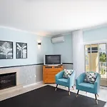 London Old Town Apartment