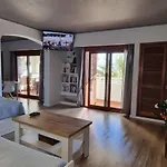 Main Avenue Albufeira, Walk To Beach, Old Town, Shooping, Top Location