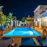 Villa Oasis Gale - Luxury Villa With Private Pool, Ac, Free Wifi, 5 Min From The Beach