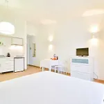 Estudio Solar A By Mtphomes