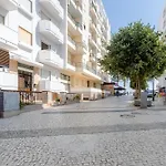 T2 Rosa Dos Ventos, A/C & Terrace - Casas & Papeis
