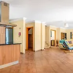 Moradia Com Piscina E Vista Mar
