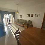 2 Avenida Frente Mar - Casas & Papeis