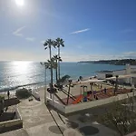2 Avenida Frente Mar - Casas & Papeis
