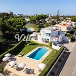 Elegant Villa With Private Pool In Quarteira
