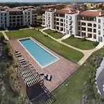 Gardens Pool By Fhr Golf Piscina E Parking