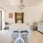 Villa Palmeiras - Serene Private Villa