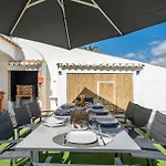 Host Wise - Sunny Spacious House - Terrace & Free Parking