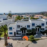 #220 Windmill Hill By Home Holidays