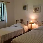 Villa Pinhal- Beautiful Villa Located In Quiet Area