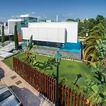 Villa Orla Deluxe Luxury Villa With Geo-Thermal Swimming Pool