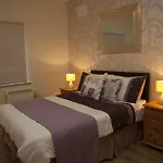 Arch House B&B & Apartments