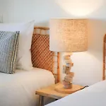 My Dreamy Beach House . Wi-Fi . Pool . Welcome!