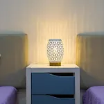 Apartment With 2 Bedrooms, 2M To The Beach