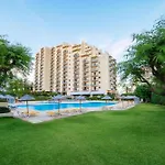Seaside Serenity Apartment