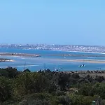 Serra Apartments