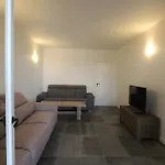 Z&A Apartment - Spacious Apartment, Close To The Strip