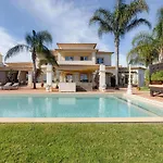 Luxury Villa With Gym, Jacuzzi And Swimming Pool