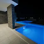 Luxury Modern Style Villa With Private Pool
