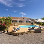Holiday Home Do Castelo - Sbd105 By Interhome