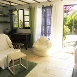 Uma Casa A Beira Sol