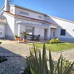 Villa Andorinha With Private Pool In A Quiet Area