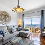 Coolhouses Algarve Luz, 2 Bed Top Floor Flat, Amazing Sea View, Central. Delicia Do Sol
