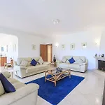 Villa Mica