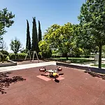 Cosmopolitan Residence