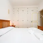 B82 - Lacobrigense Flat In Lagos