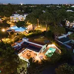 A Green Energy Bento Box Villa Hot Pool & Sauna