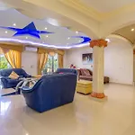 Exceptional Villa With Pool, Tennis Court, Games Room