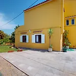 Vila Golden Estombar