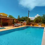 Vila Golden Estombar