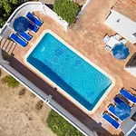 4 Bed Villa, Pool & Tennis Court In Carvoeiro