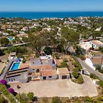 4 Bed Villa, Pool & Tennis Court In Carvoeiro