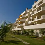 Stylish 2Br Apartment With Pool Parking & Wifi