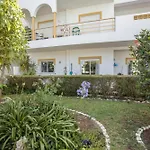 Cosy Flat In Central Lagos With Pool