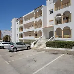 Cosy Flat In Central Lagos With Pool
