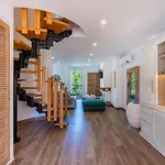 Seven Pines Apartment