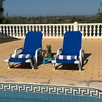 Bnb Homes Luxurious Villa Stardust With Swimming Pool & Bbq For Family Fun