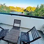 Studio Flat In The Heart Of Oura