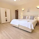 Modern Holiday Home In Quarteira With Private Pool