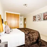 Beautiful 2 Bed Apt With Pool Near Praia Da Rocha