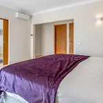 Luxuosa Moradia V5 Em Quarteira - Greice Homes