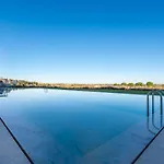 Cond Bayline Beach & Spa Retreat - Linguado By Bedzy