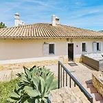 Lovely Hugh Villa Close To Beaches Up To 10 Sleeps