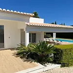Stunning 4-Bedroom Villa With Pool - Perfect For Families