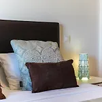 Globe 33 Apartment - Top Location & The Strip Albufeira