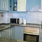 Host Wise - Terrace & Ocean View Flat